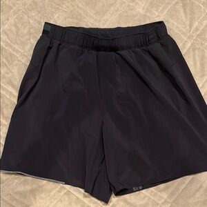 Lululemon men’s size medium Black Athletic Shorts
